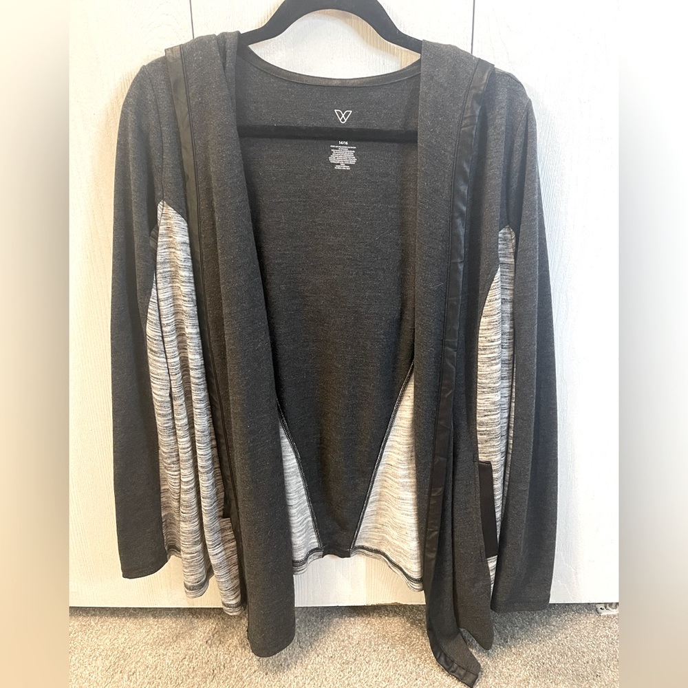 LIVI Active by Lane Bryant Wrap Sweater - 14/16
